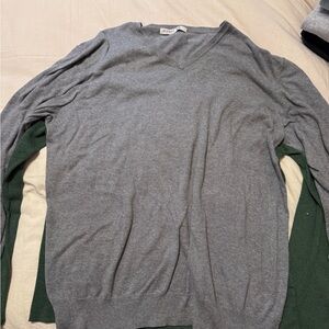 Old Navy Gray V-Neck Men's Sweater